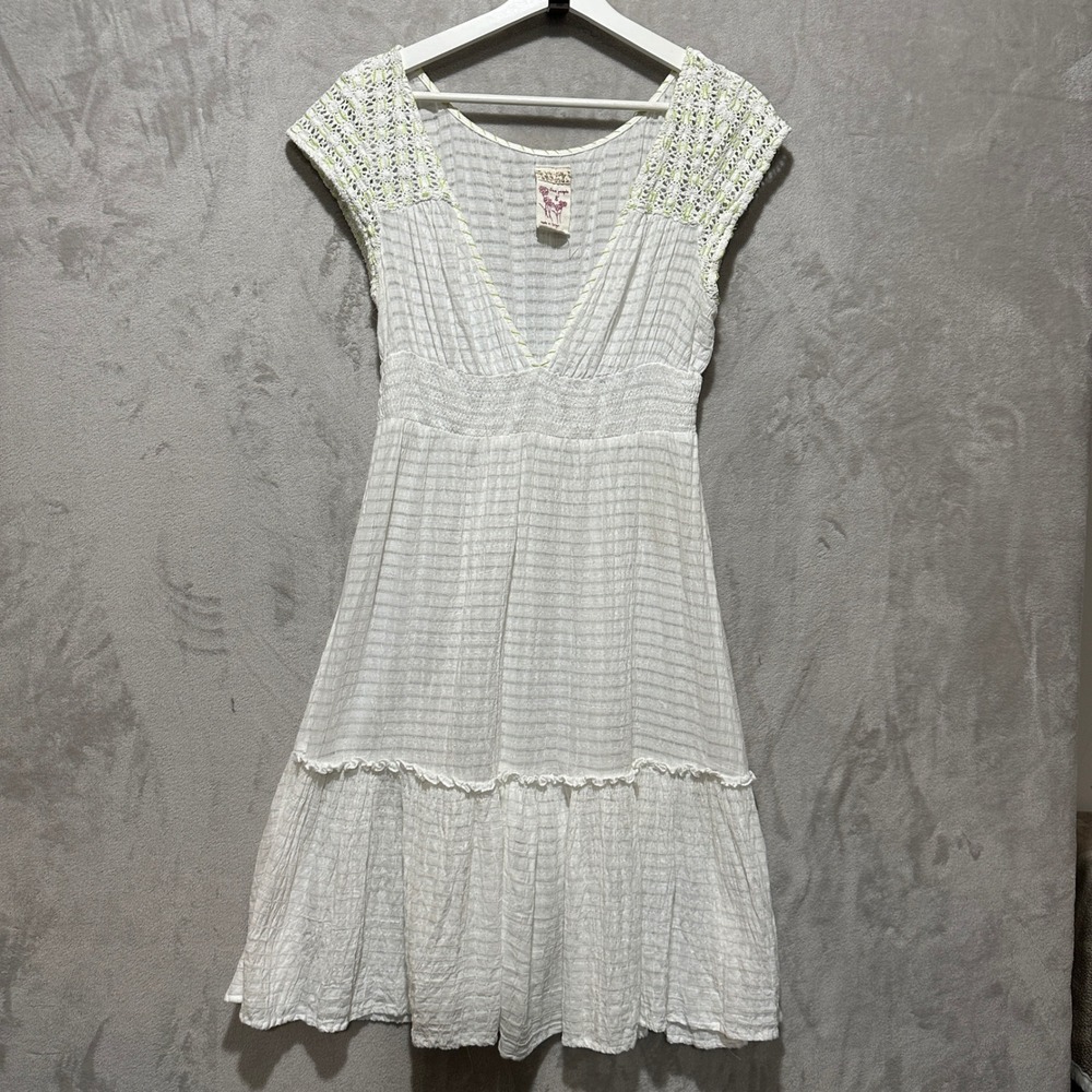 Free People White Gauze Crochet Trim Tiered Mini Dress Size 8 Boho V-Neck